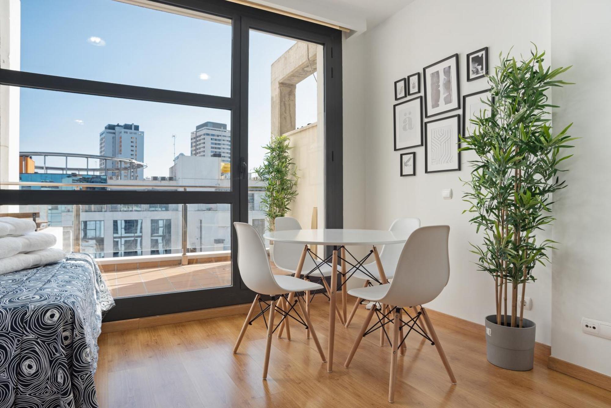 Apartment With Balcony In Sanchinarro *