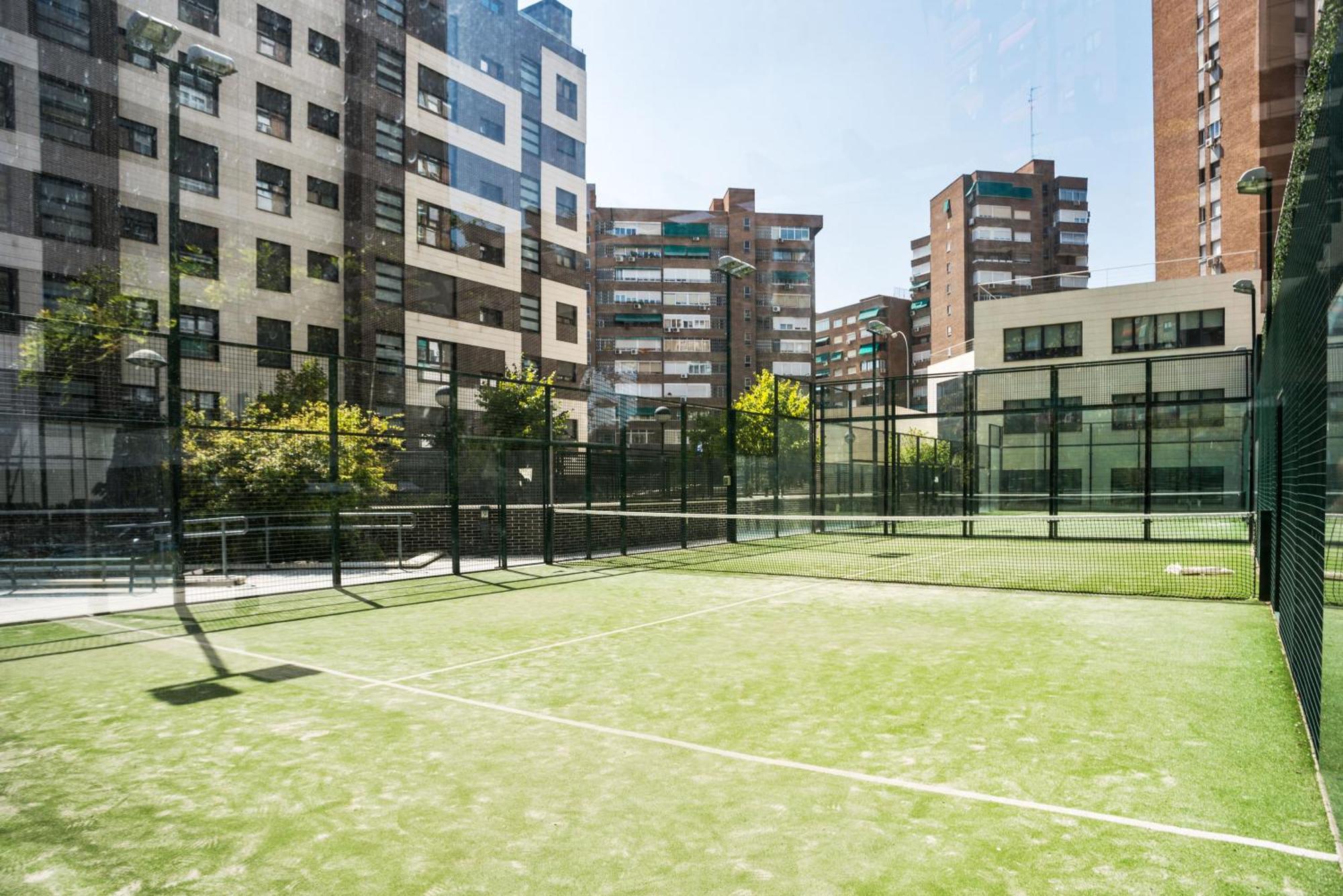 Modern 2 Bedroom Near Retiro Close To Metro Apartment