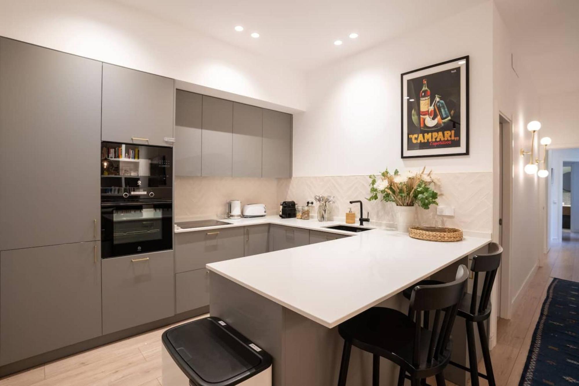 Stylish 2 Bedroom In The Heart Of Apartment