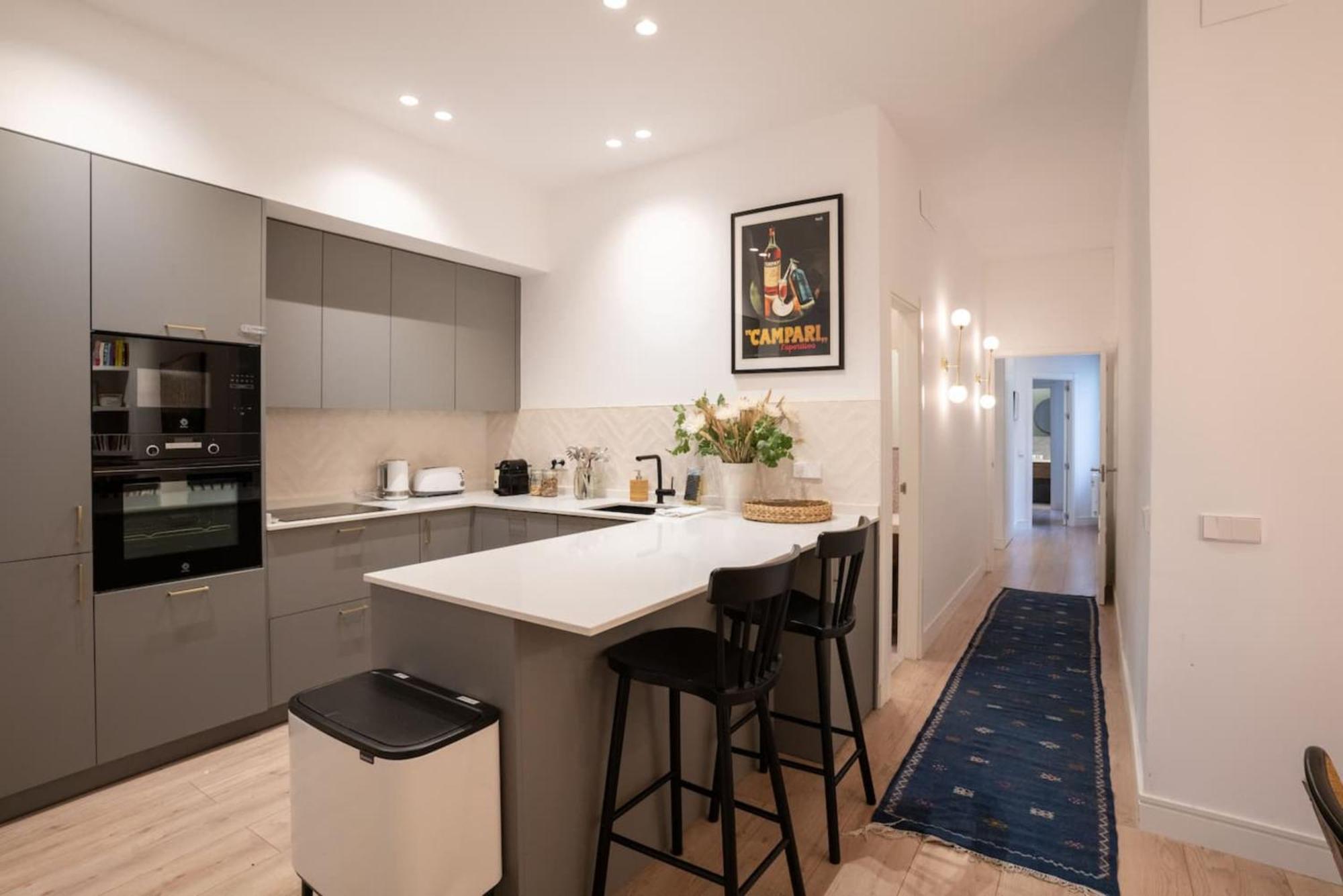 Stylish 2 Bedroom In The Heart Of Apartment Madrid