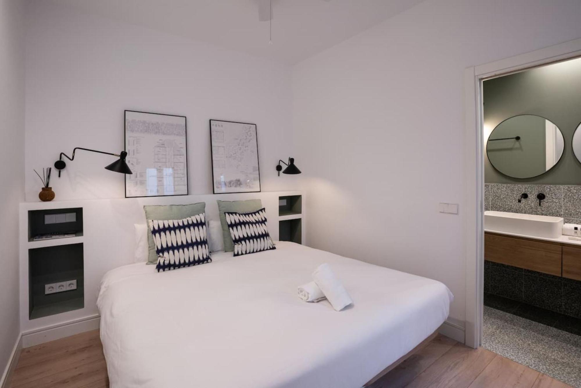 Stylish 2 Bedroom In The Heart Of *