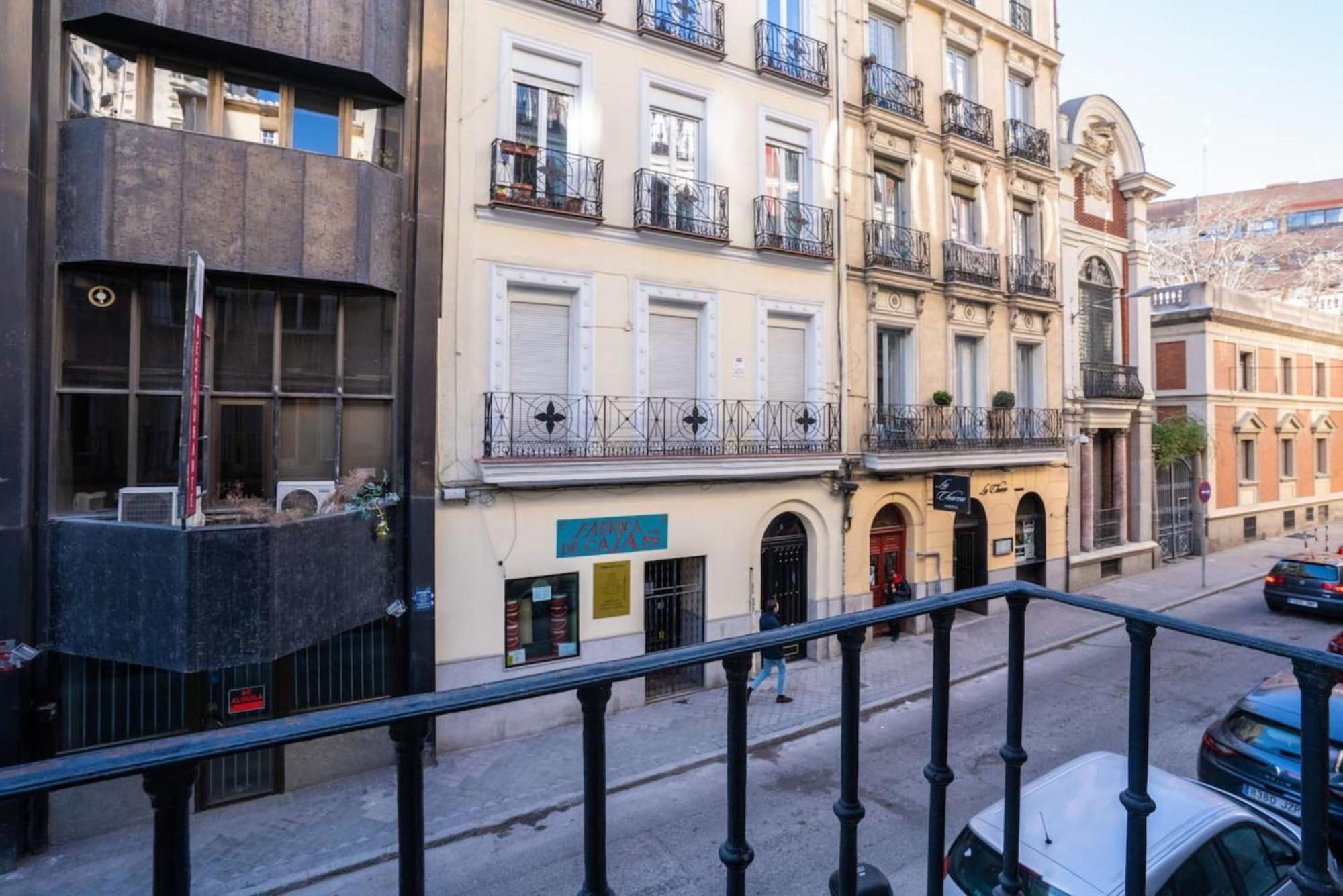 Stylish 2 Bedroom In The Heart Of * Madrid