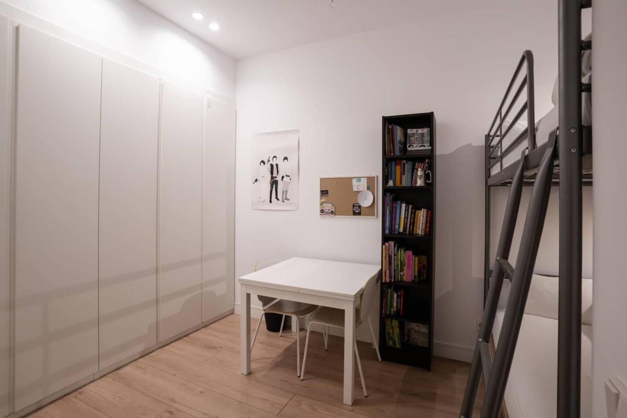Stylish 2 Bedroom In The Heart Of Apartment Madrid