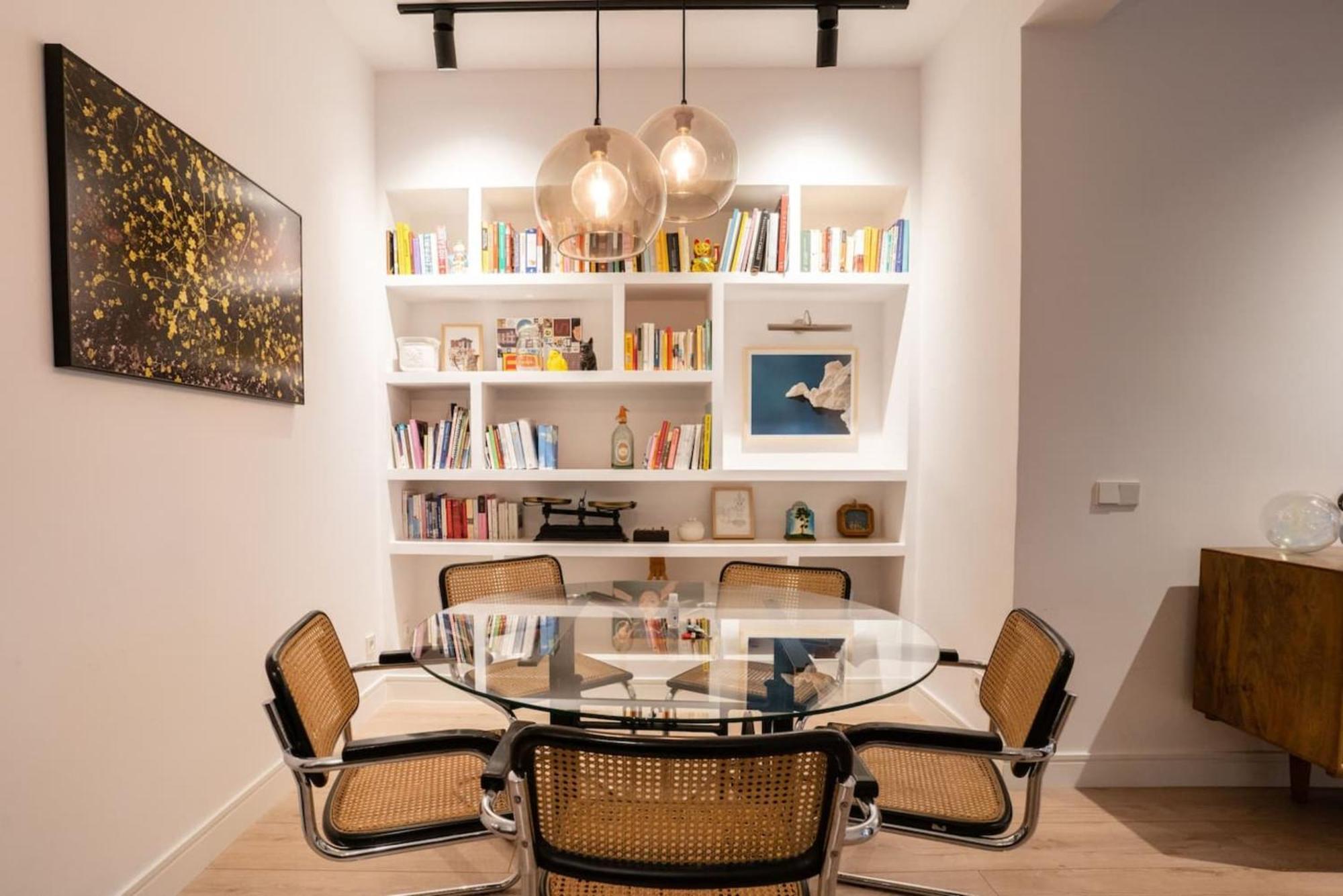 Apartment Stylish 2 Bedroom In The Heart Of *