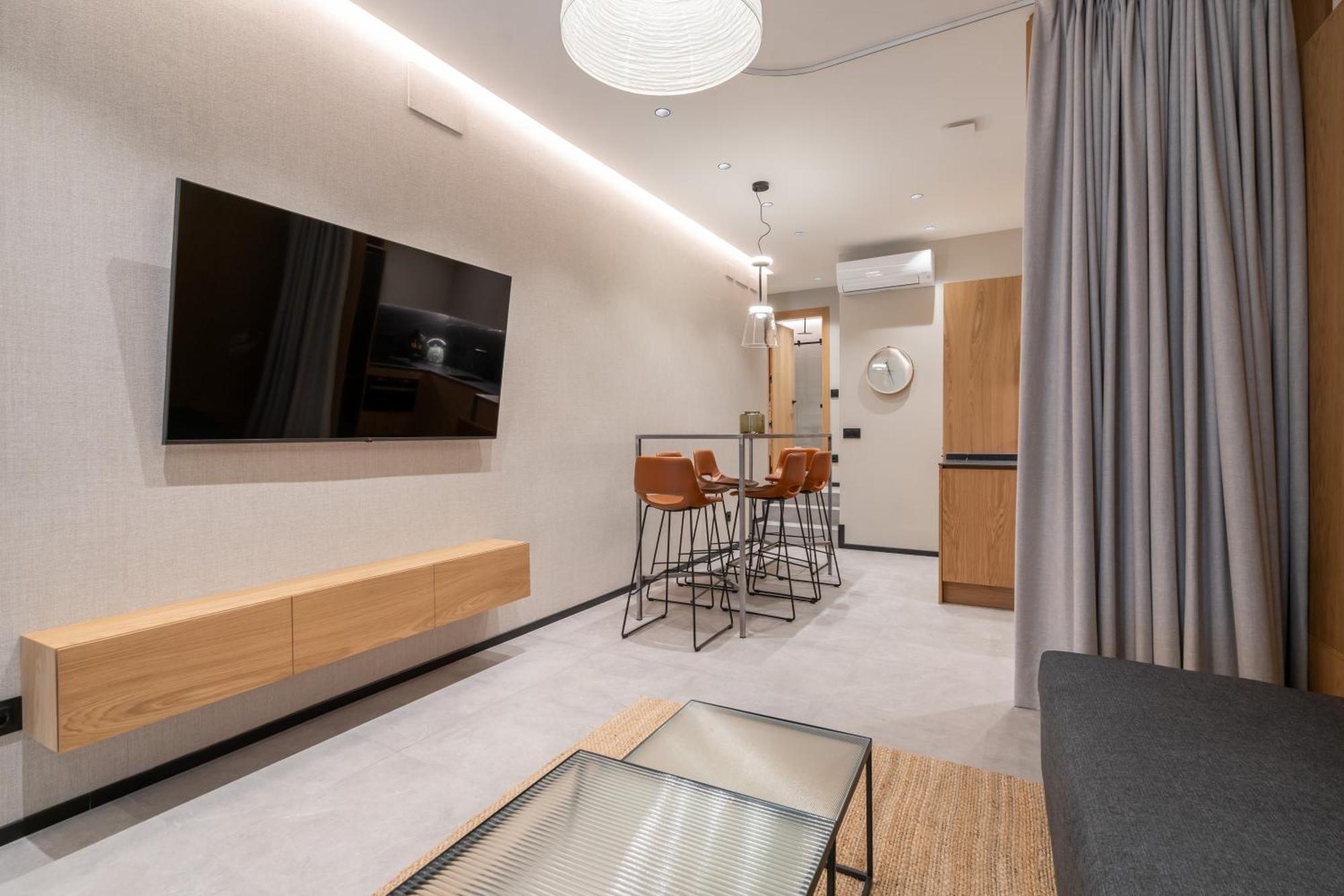 Dobo Homes - H135 * Madrid