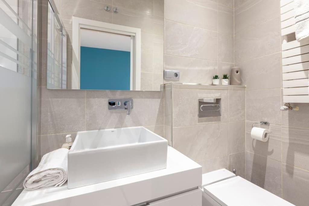 Tasteful Centre Rios Rosas - Business Ready Apartamento *