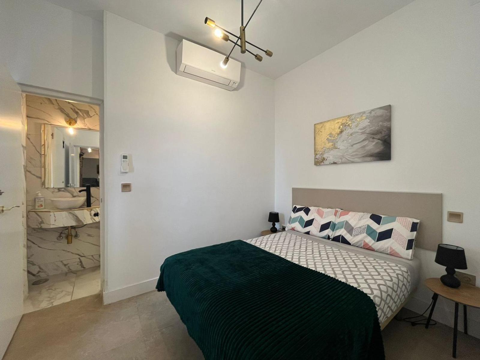 Loft8 Plaza Mayor Apartment *