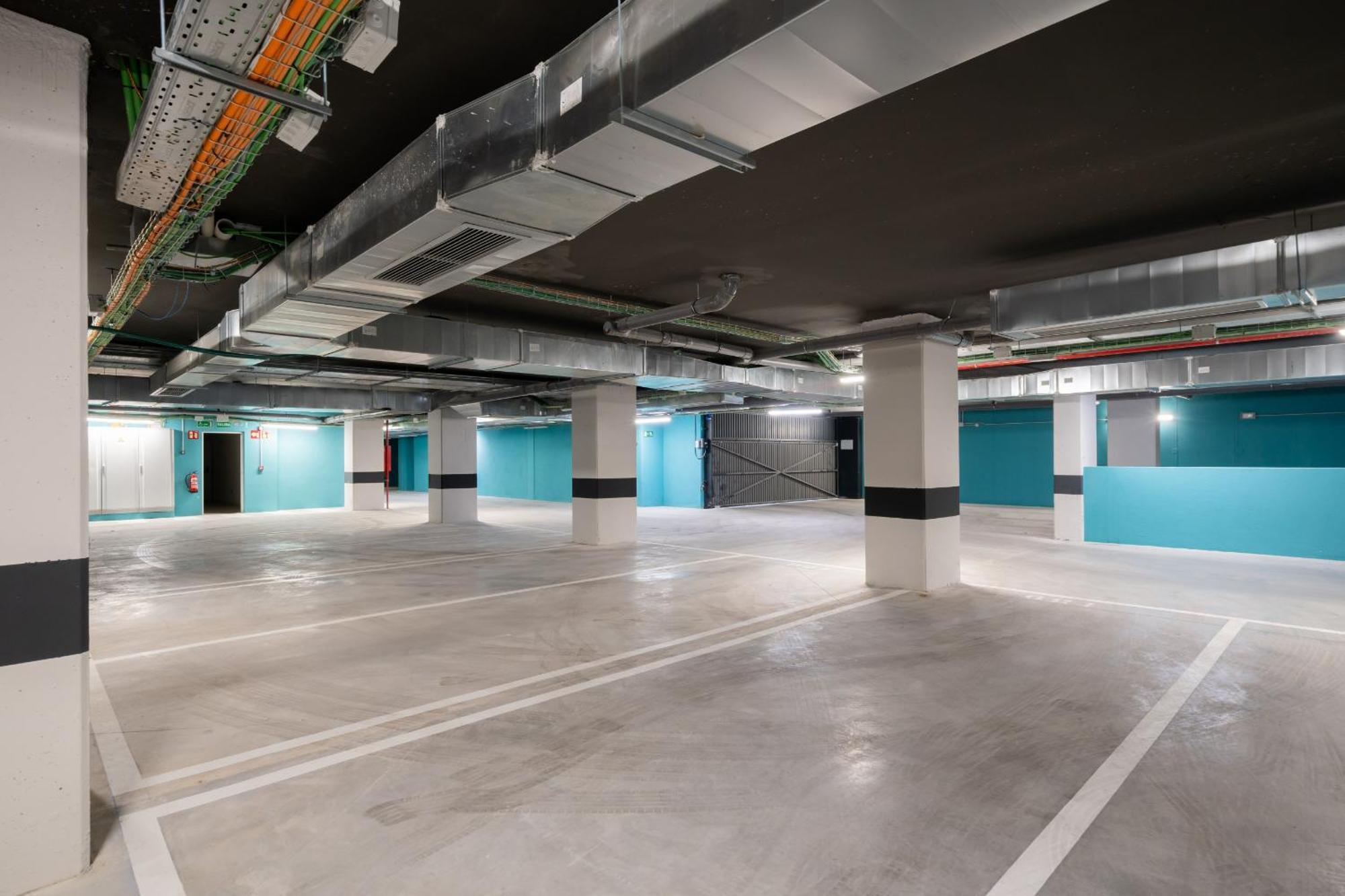 Loft Reformado Industrial Con Garaje