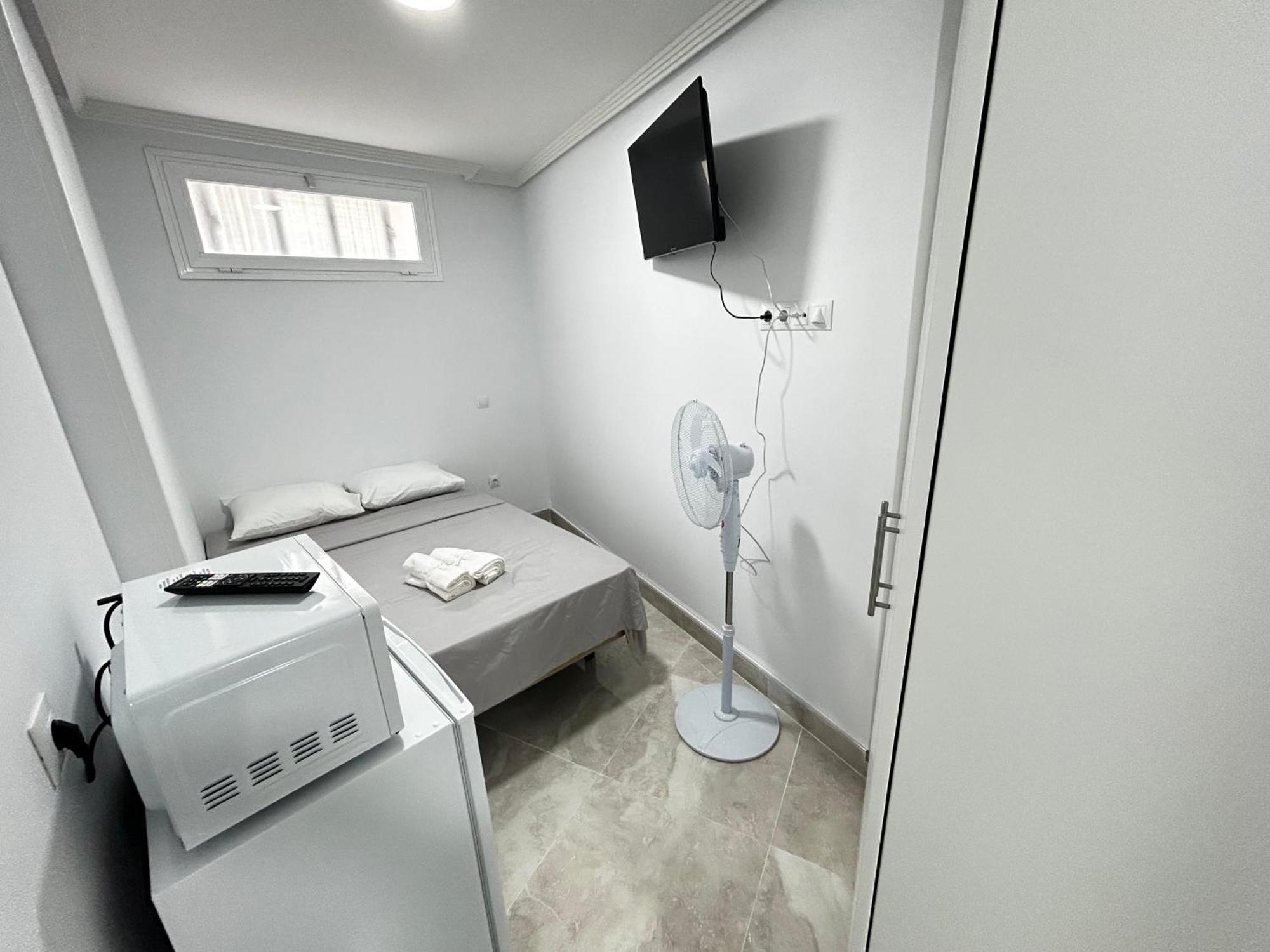 Doble Con Bano Privado En El Centro De Bed and breakfast Madrid