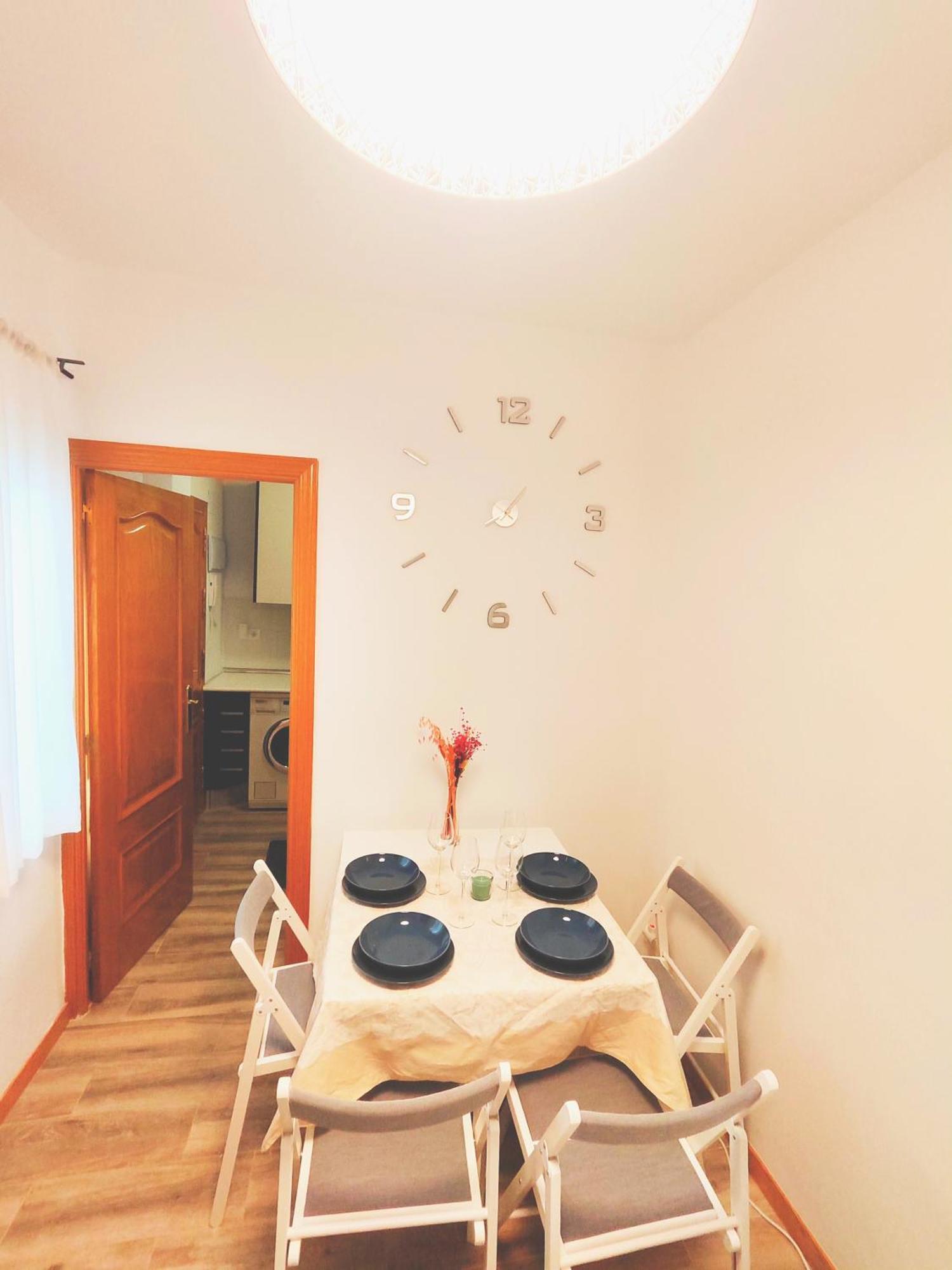 Apartment Skytitan House *
