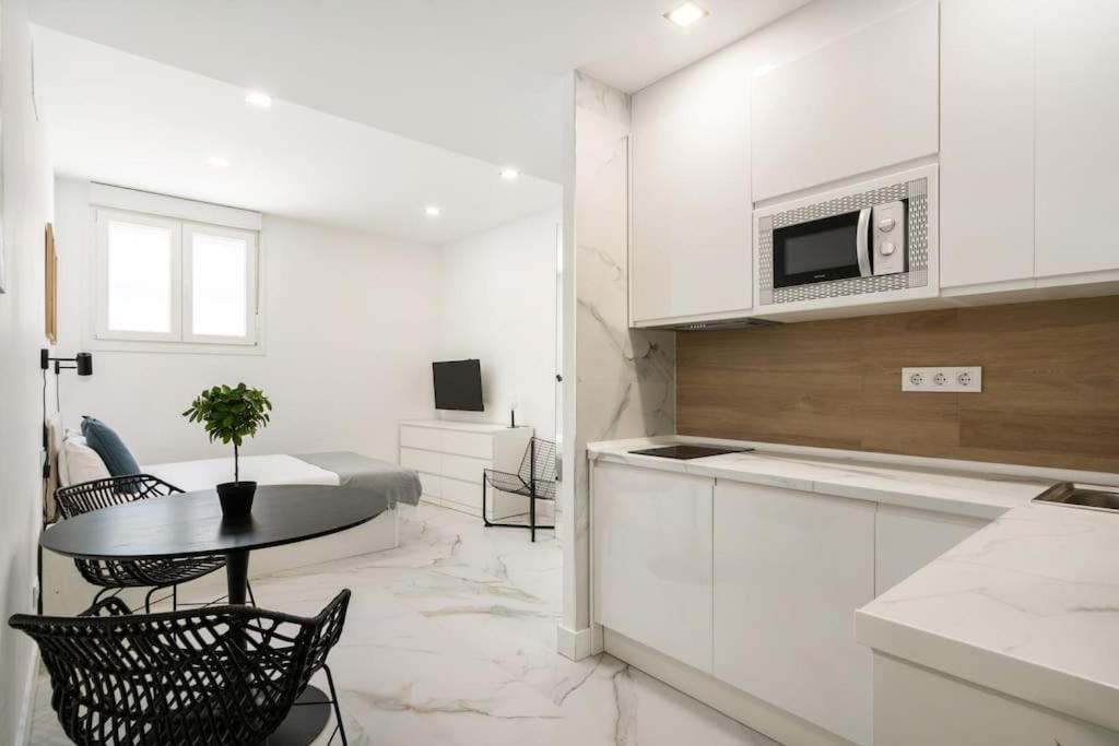 Cozy In Ley4 Apartment Madrid