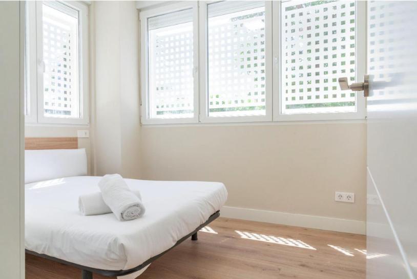 Contemporary 6bd For 12 Ventas * Madri