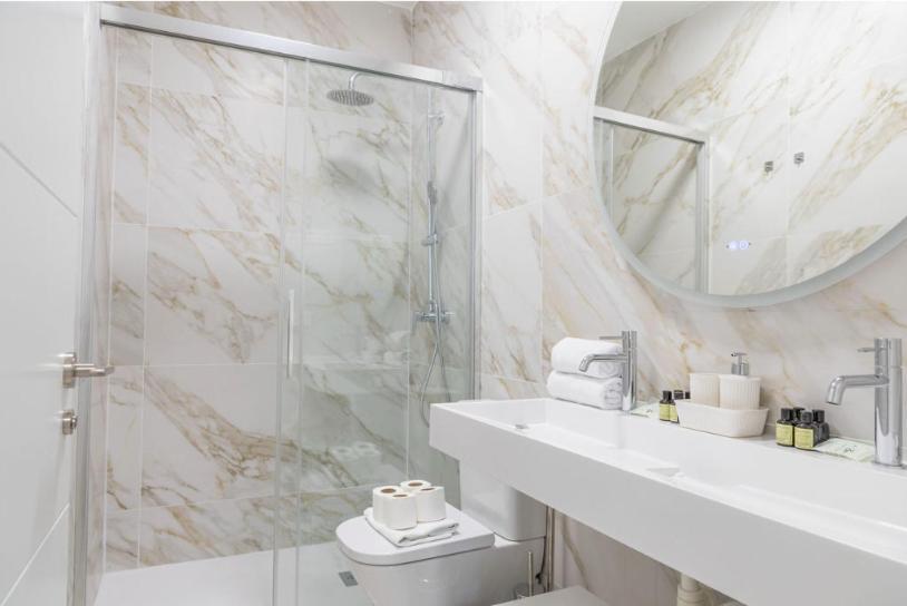 Apartamento Contemporary 6bd For 12 Ventas Madrid