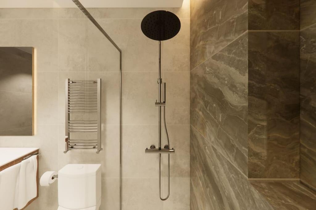 Plaza Espana X Calle Isabel La Catolica 1br 1bh Apartamento *