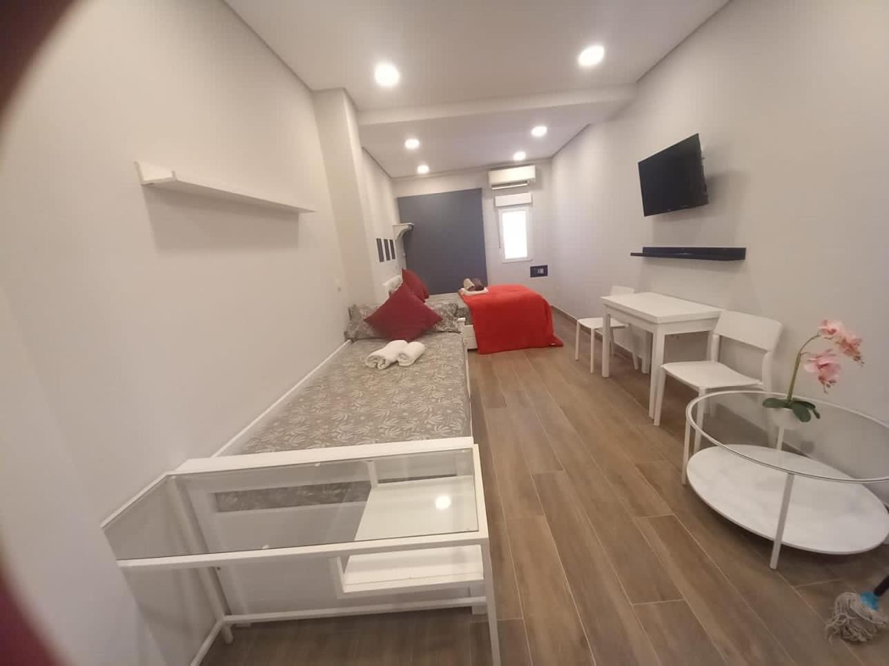Plaza Pedro Zerolo Apartment Madrid