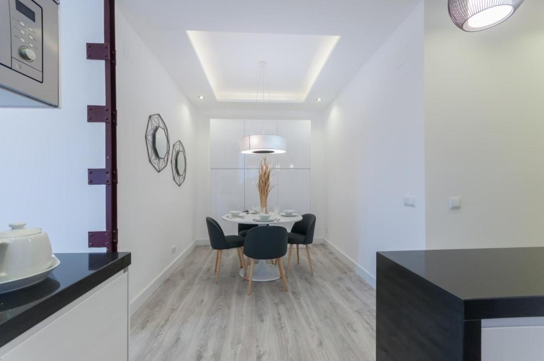 2 Bedrooms 1 Bathroom Furnished - Lavapies - Modern Stylish Apartment Madrid