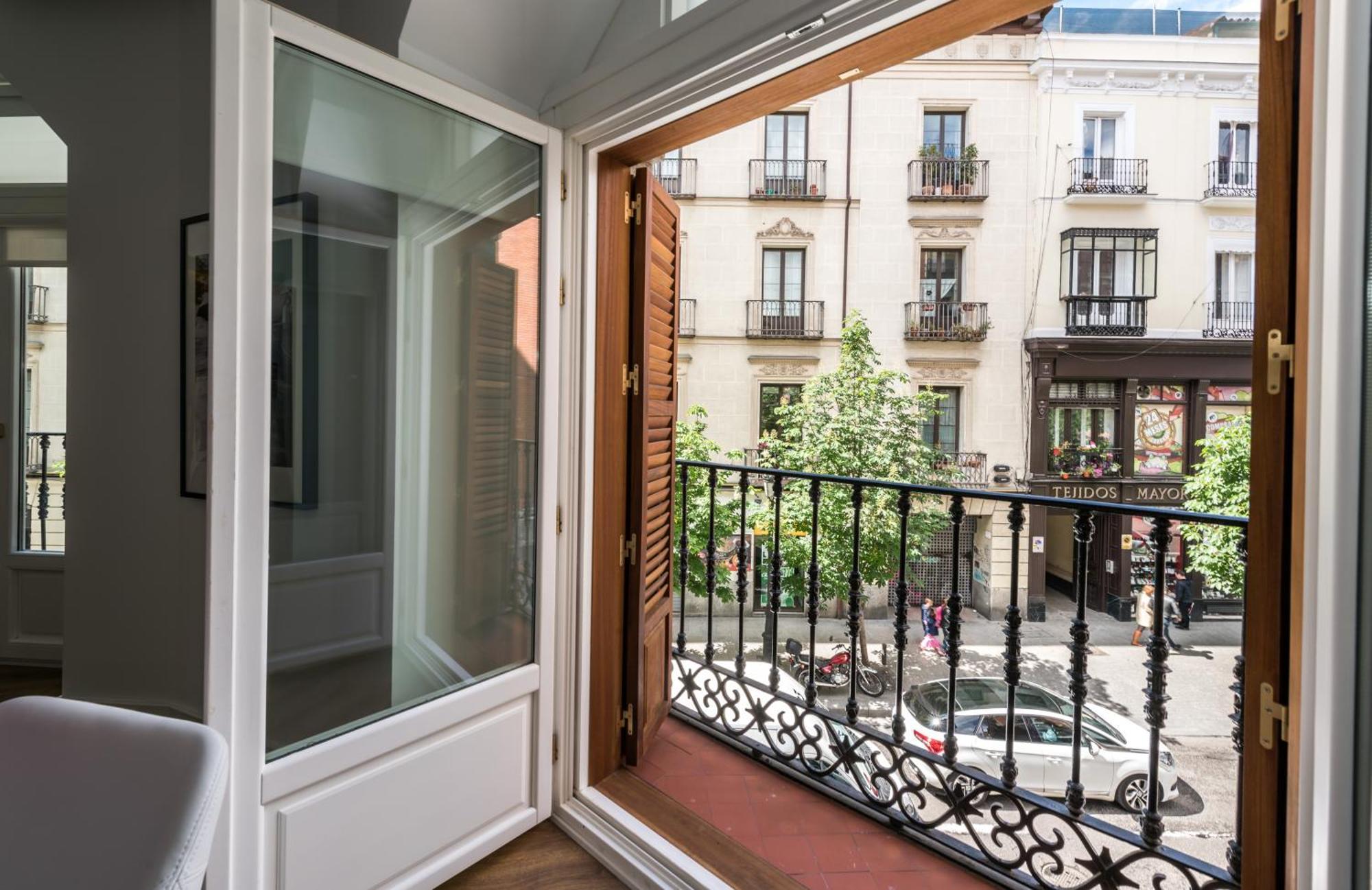 Atocha Corner - Barrio De Letras * Madrid