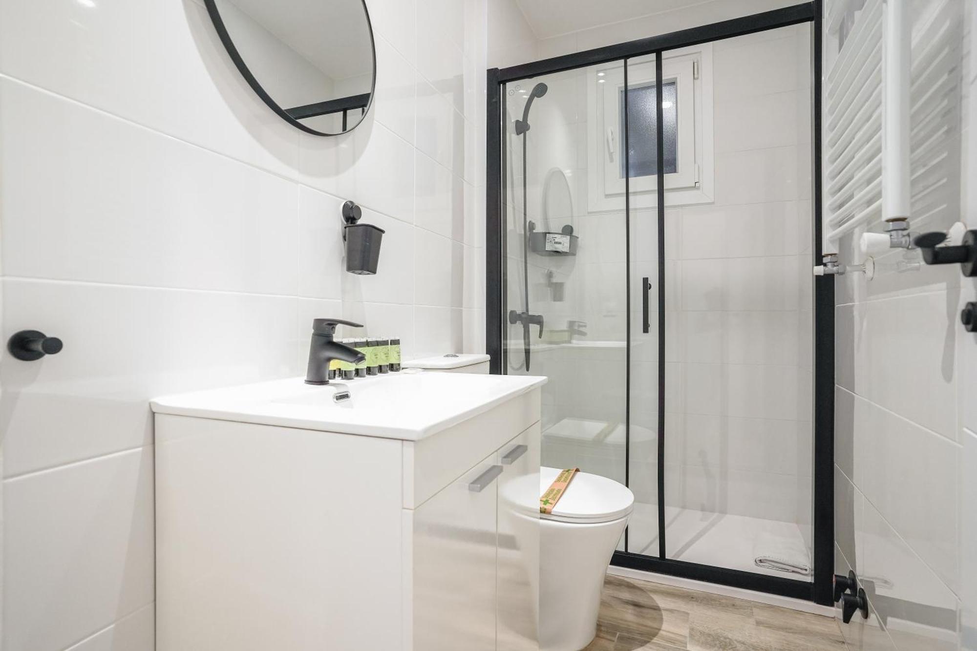 Modern And Cozy-3 Bedrooms 1 Bathroom-delicias Madri