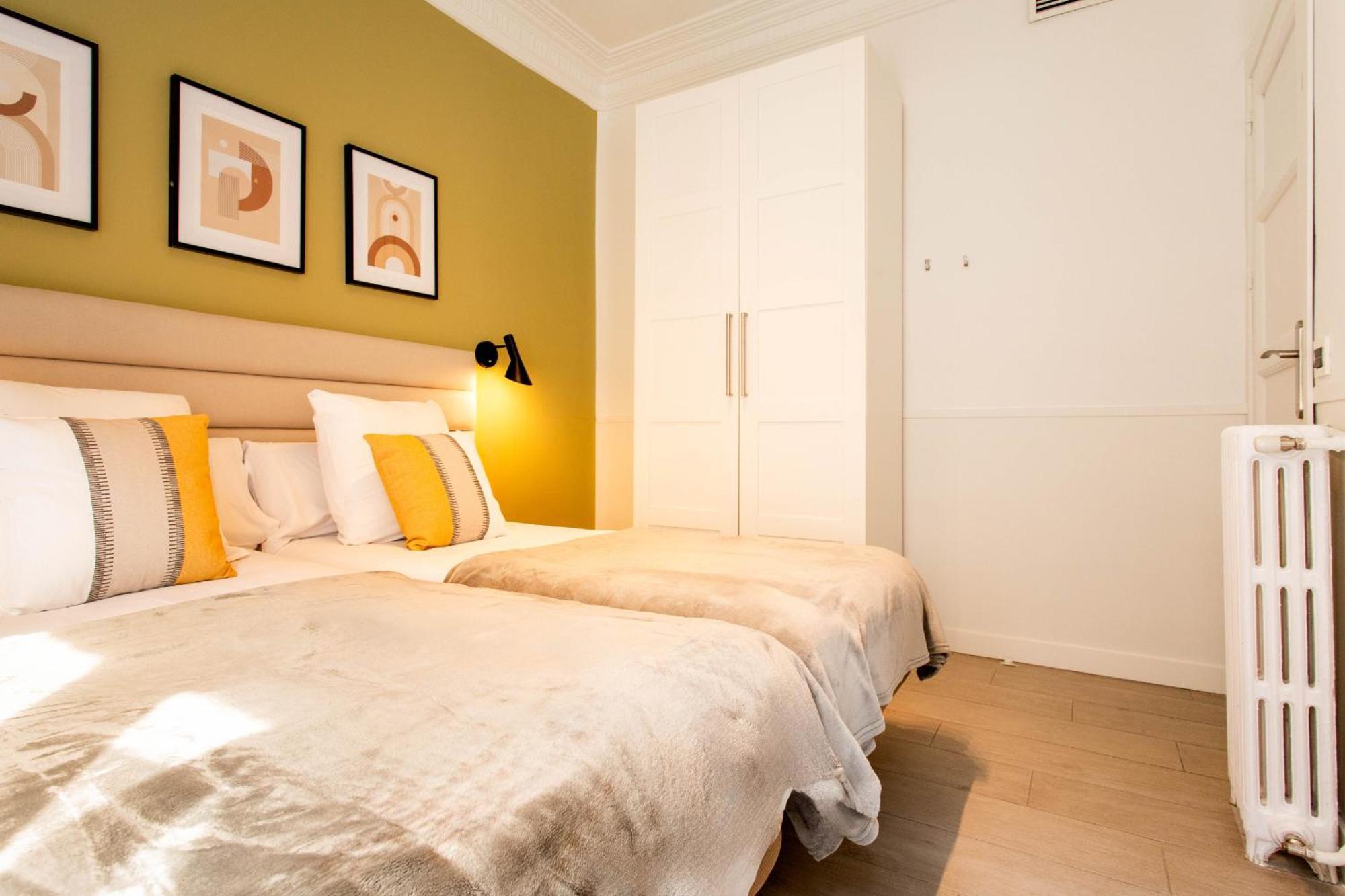 Apolo En Apartamento Madri