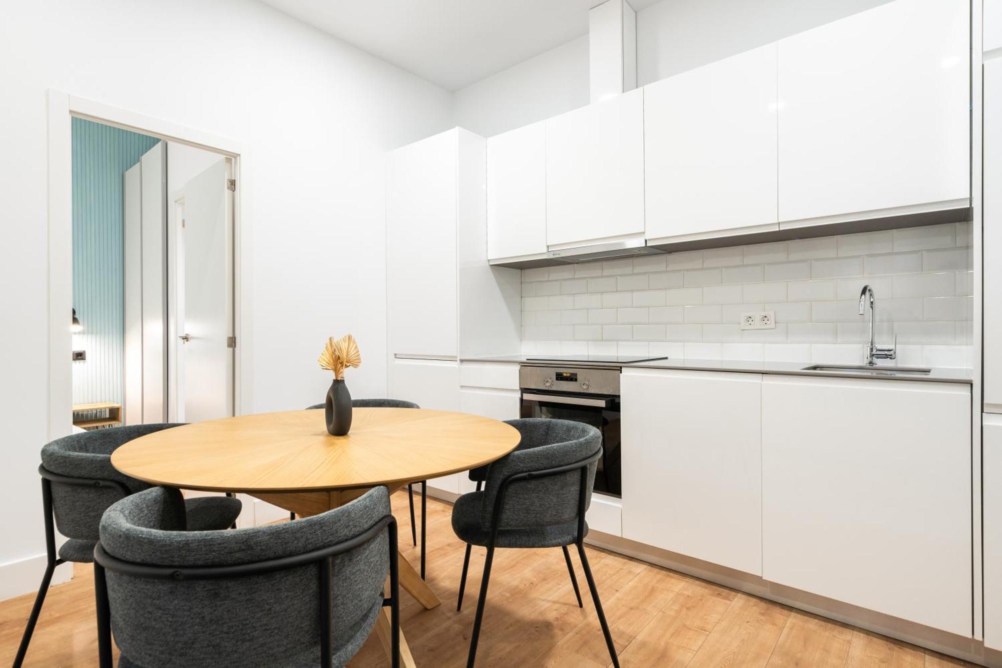 Apartamento Reformados En Metro Pacifico Alquiler Temporal Madrid