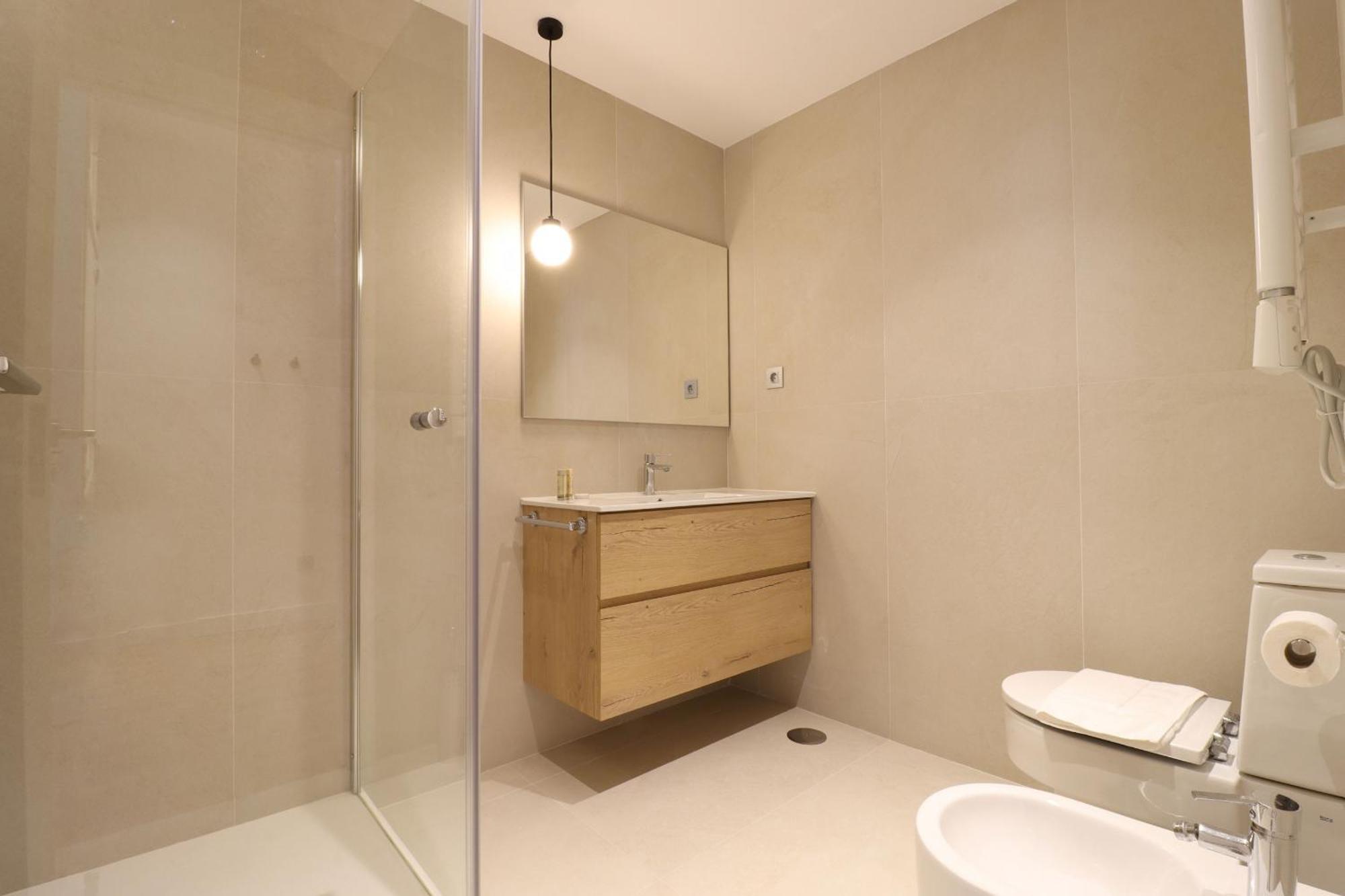 Reina Sofia I Apartment