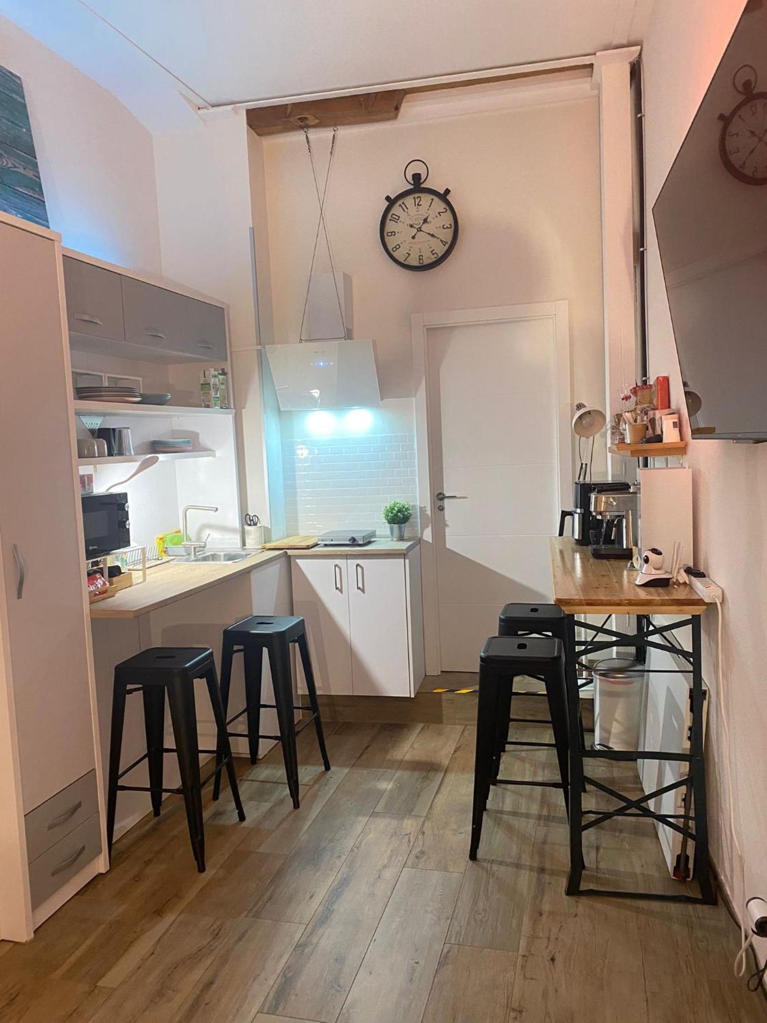 Centrico. Atocha-lavapies. Nuevo. 100% Equipado. Apartment *