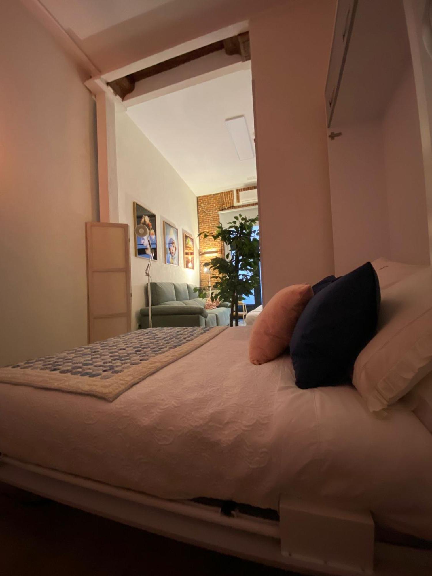 Centrico. Atocha-lavapies. Nuevo. 100% Equipado. Apartment *