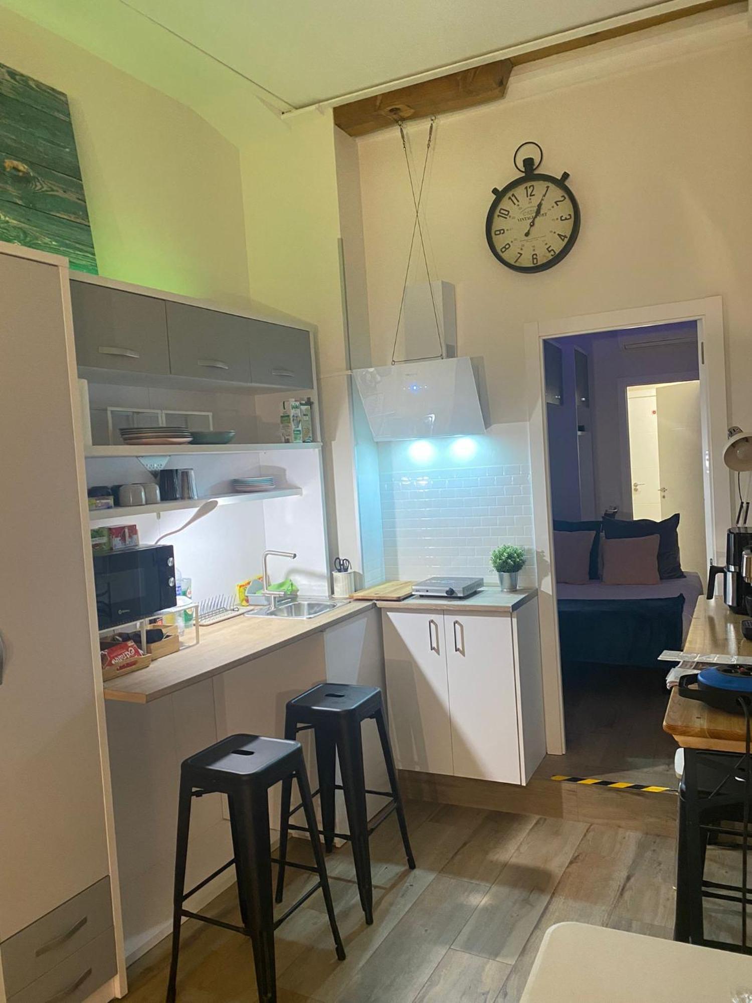 Centrico. Atocha-lavapies. Nuevo. 100% Equipado. Apartamento *