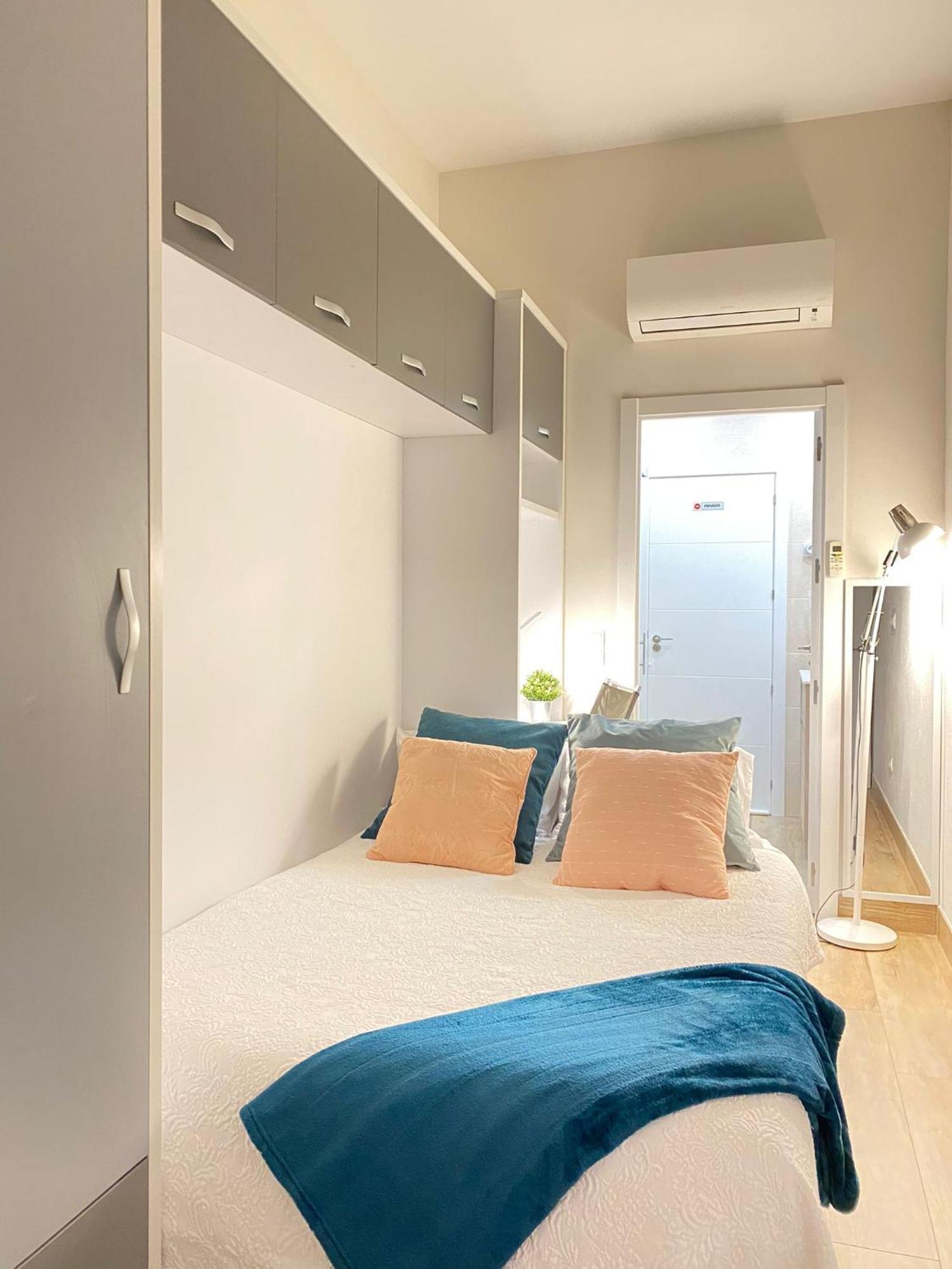 Centrico. Atocha-lavapies. Nuevo. 100% Equipado. Apartamento *