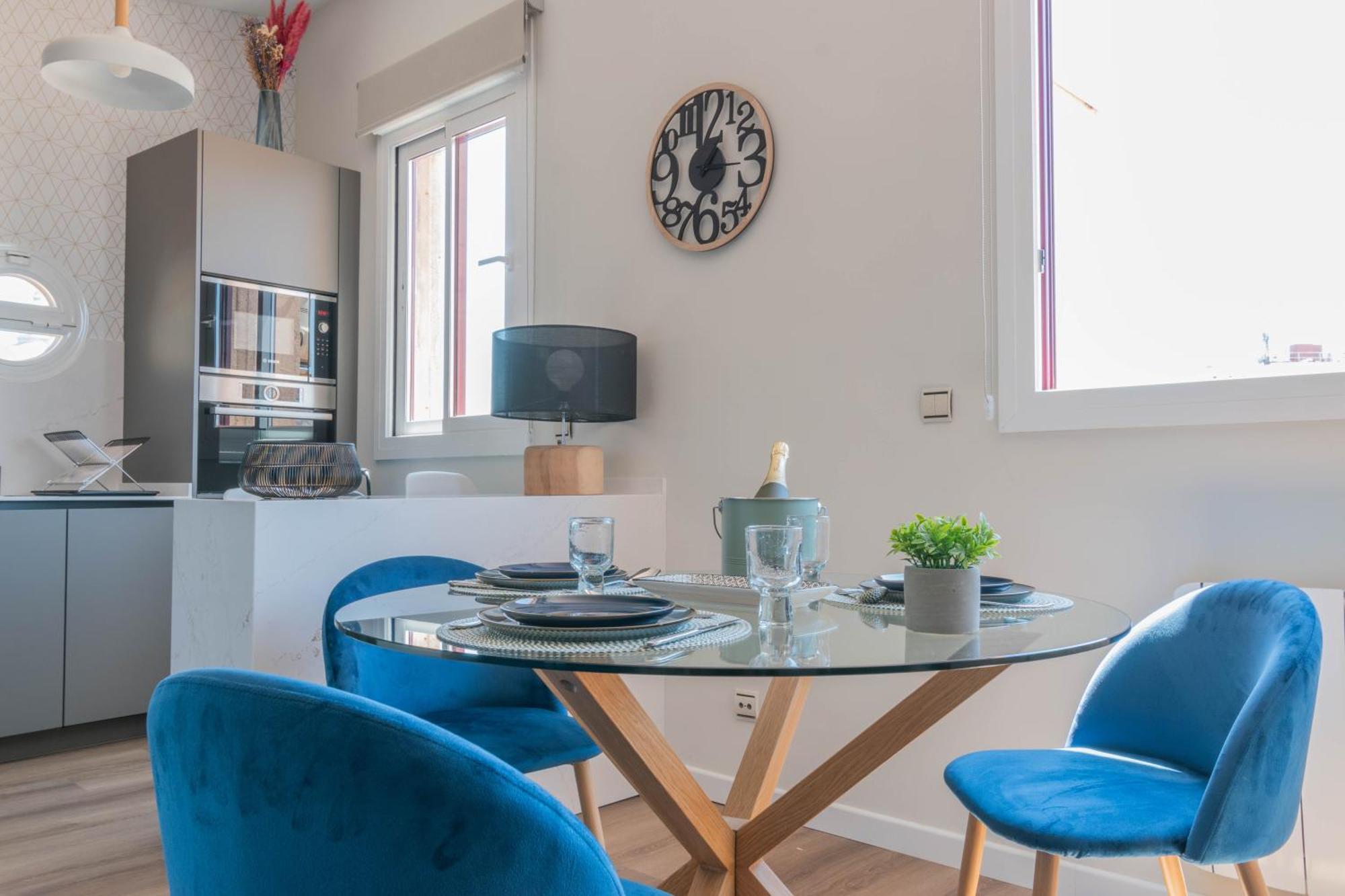 Apartamento Authentic Experience -plaza Mayor 7min Walk - Spectacular View - Champagne Madrid