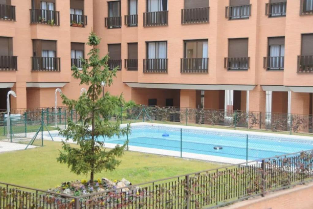 Belfast Con Wifi, Piscina Y Netflix