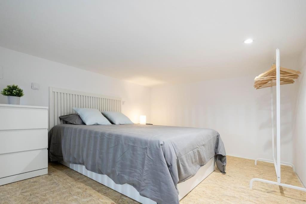 Appartamento Loft Reformado En Marques De Vadillo Con Patio Privado *