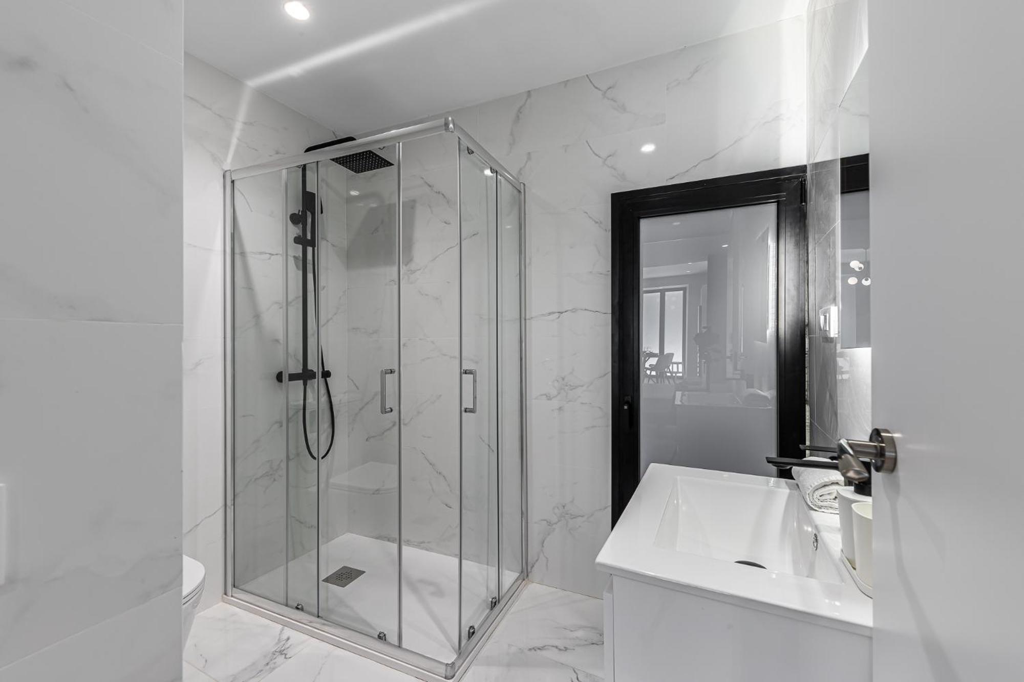 Apartment Waou Essence Iii Anton Martin - Corta Duracion *
