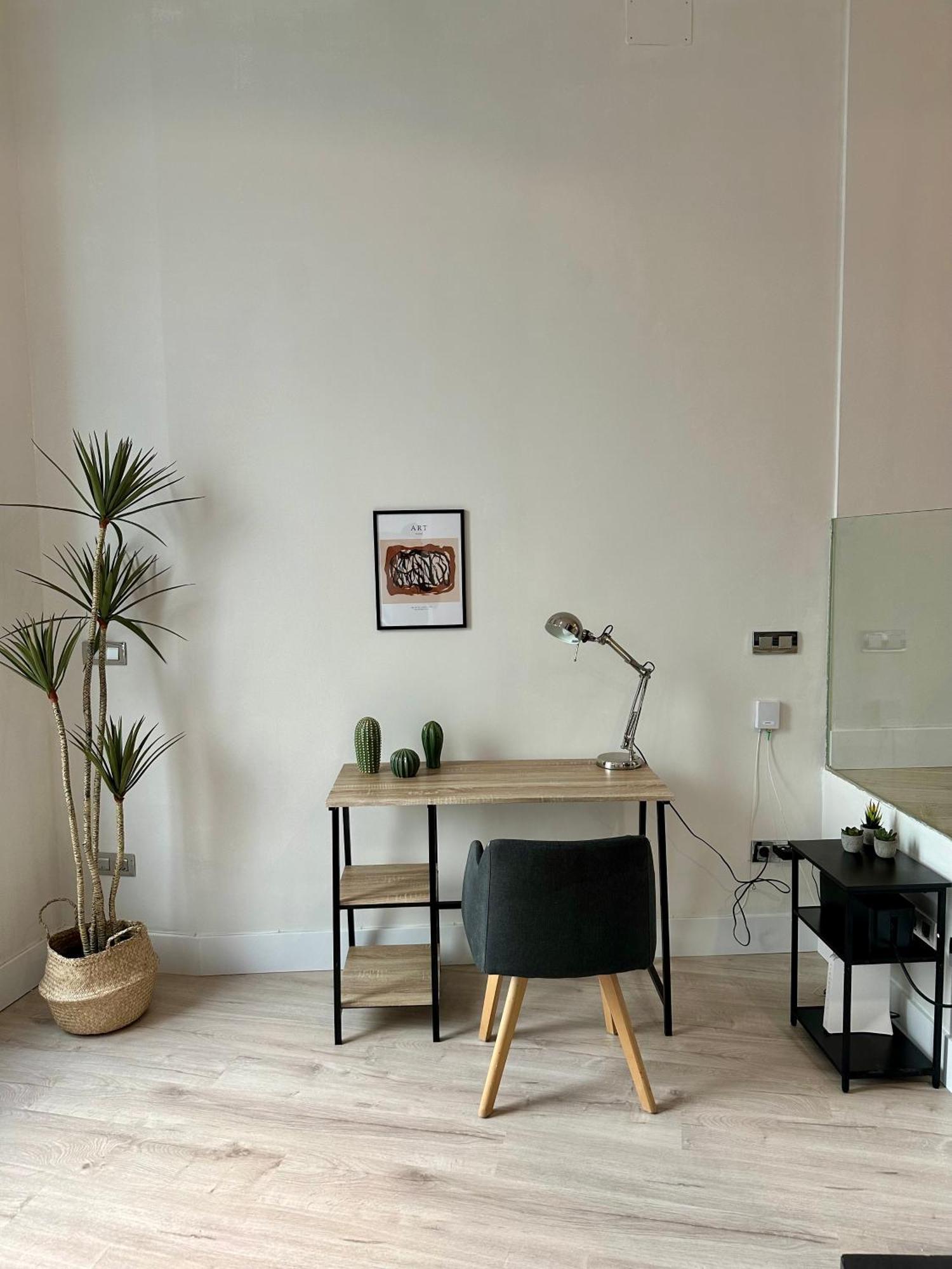 Amplio Y Moderno Piso En El Centro De Apartamento Madrid