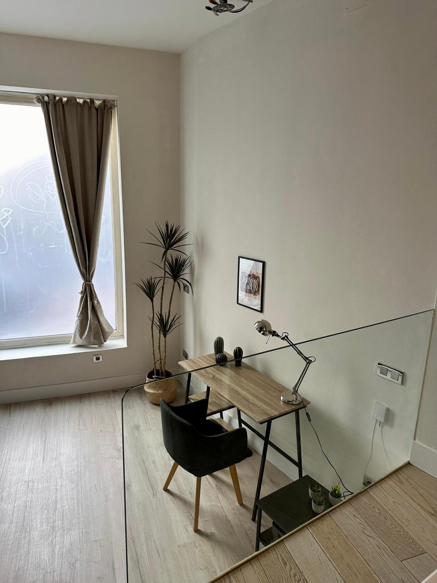 Apartamento Amplio Y Moderno Piso En El Centro De *