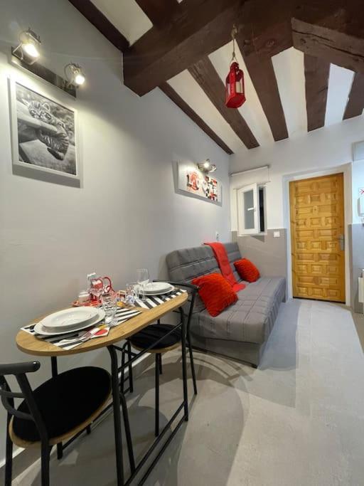 Apartamento Muy Centrico, Acogedor Y Completo *