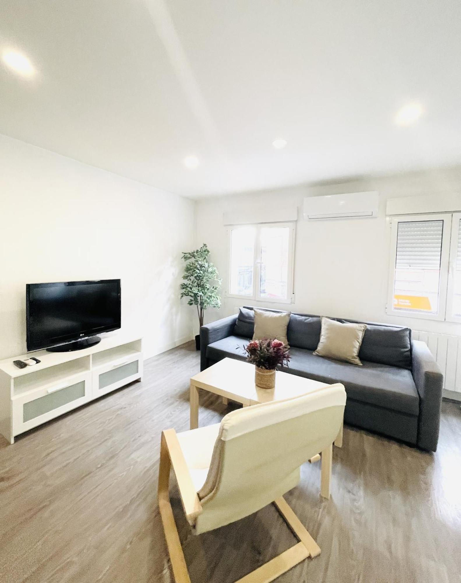 Dos Habs Urgel R3 Apartamento *