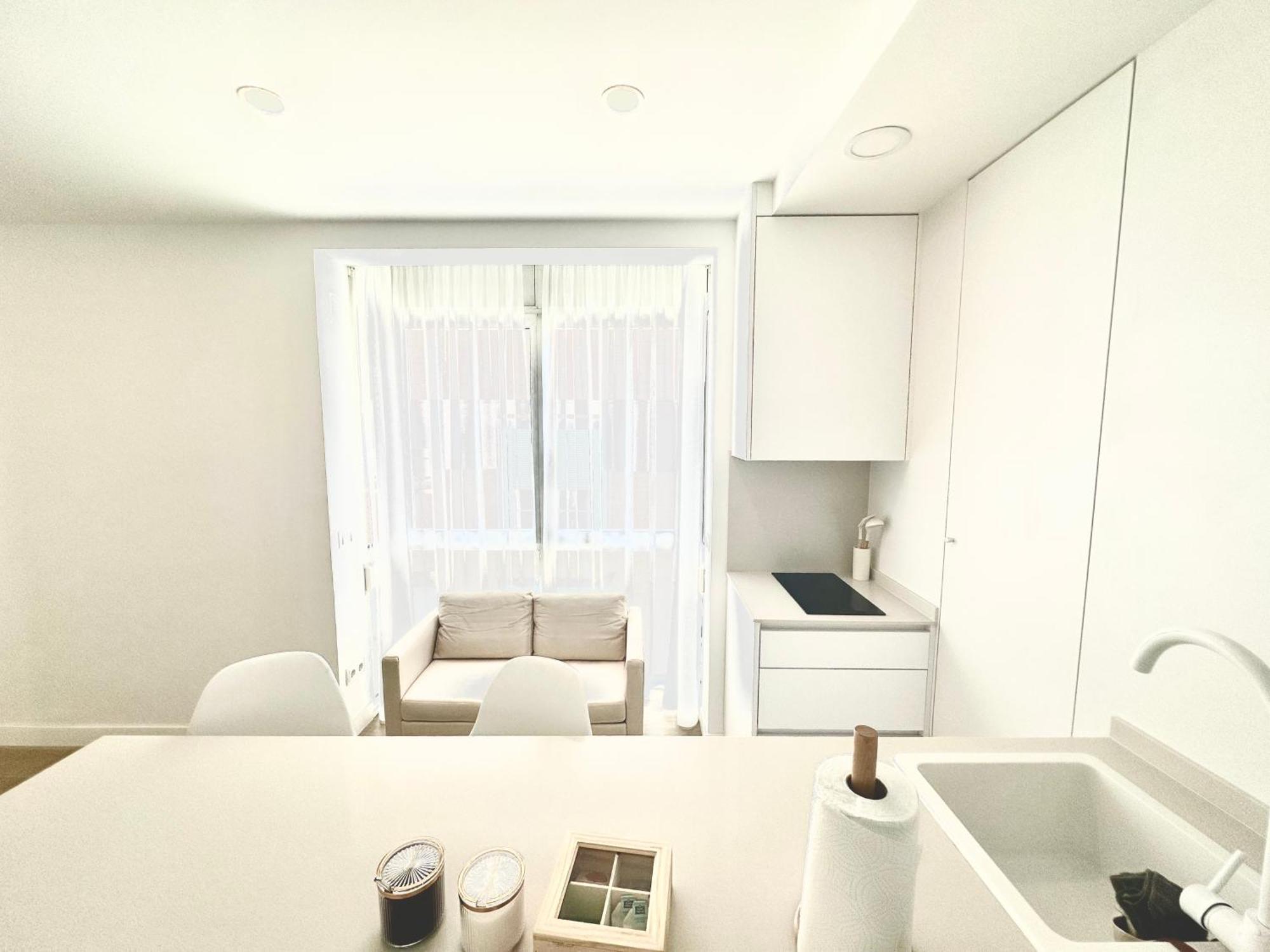 Andres Tamayo Av America Apartamento Madrid