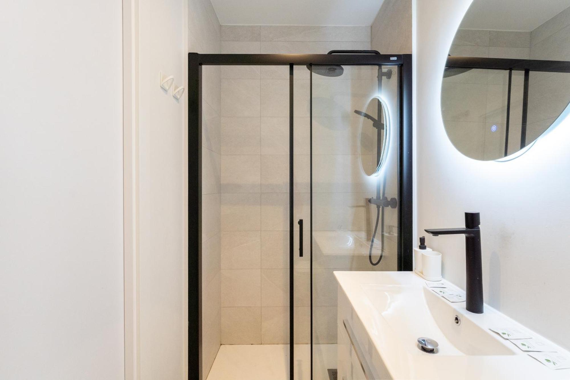 Luxe In Ponzano Apartment Madrid