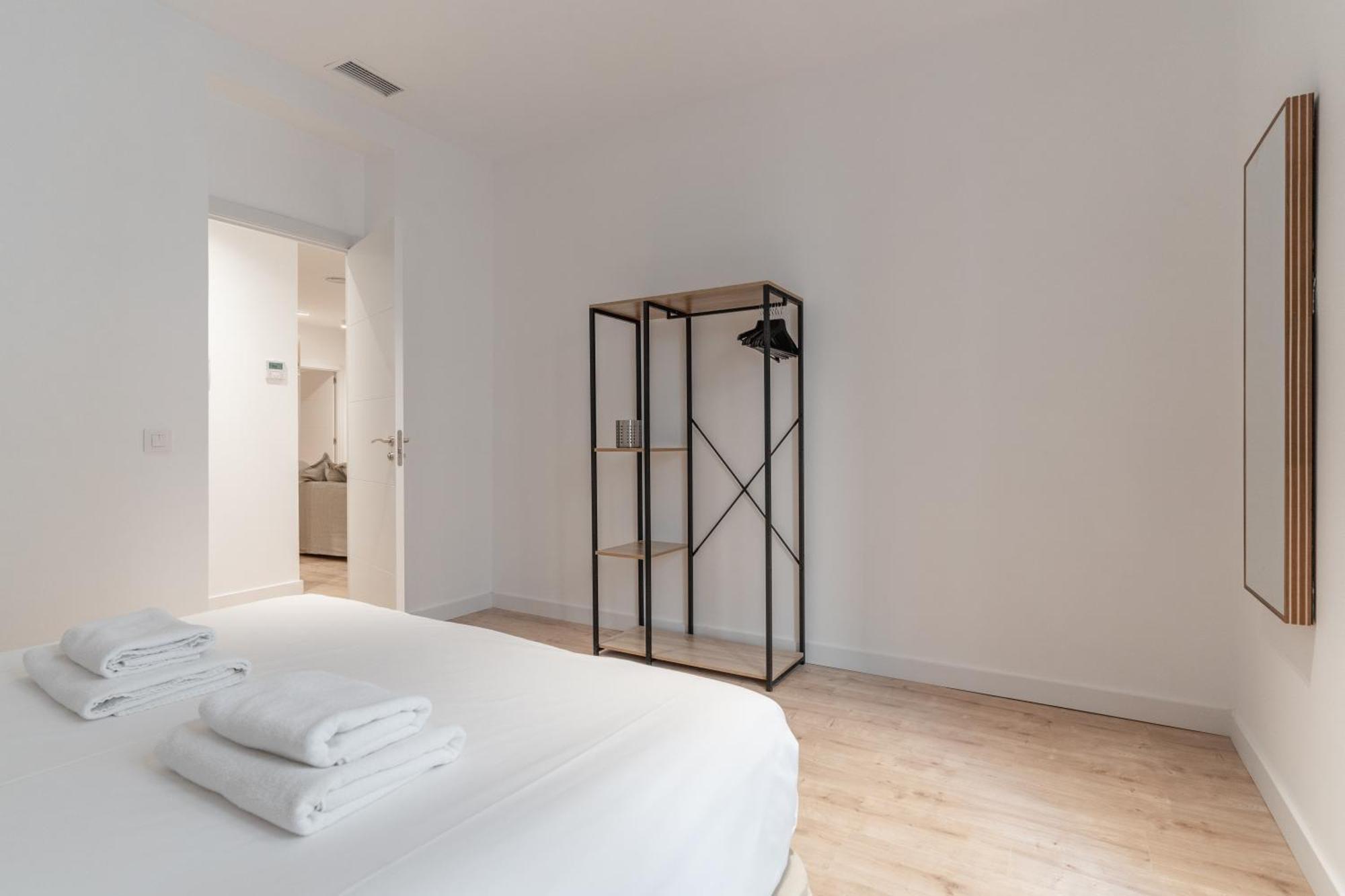 Apartment Modern Stylish-3bedrooms 1bathroom-chamberi *