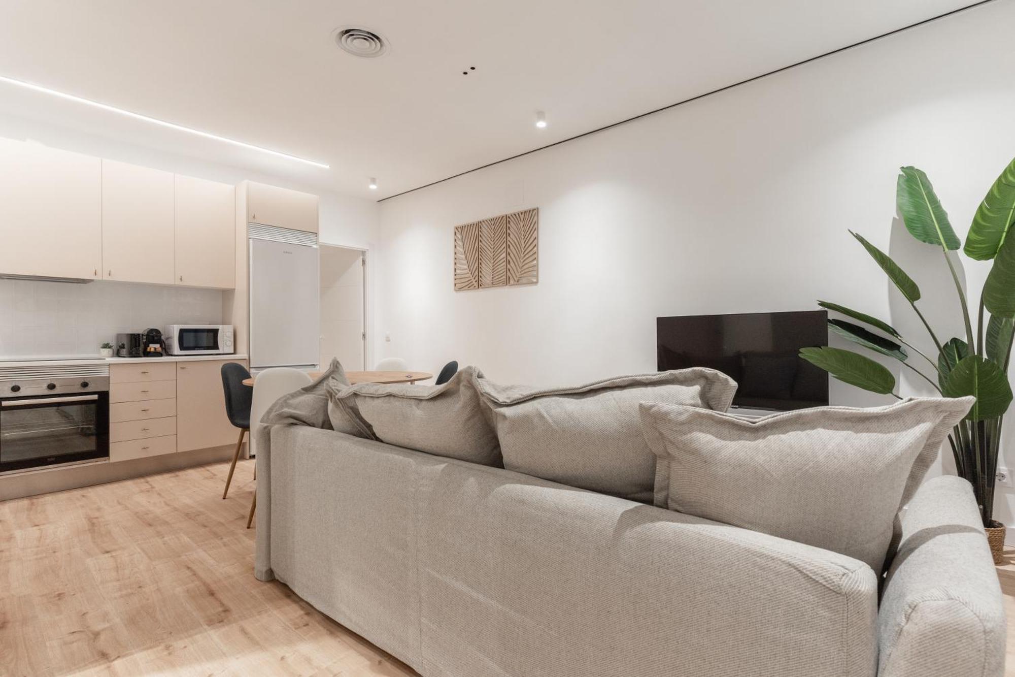 Apartment Modern Stylish-3bedrooms 1bathroom-chamberi *