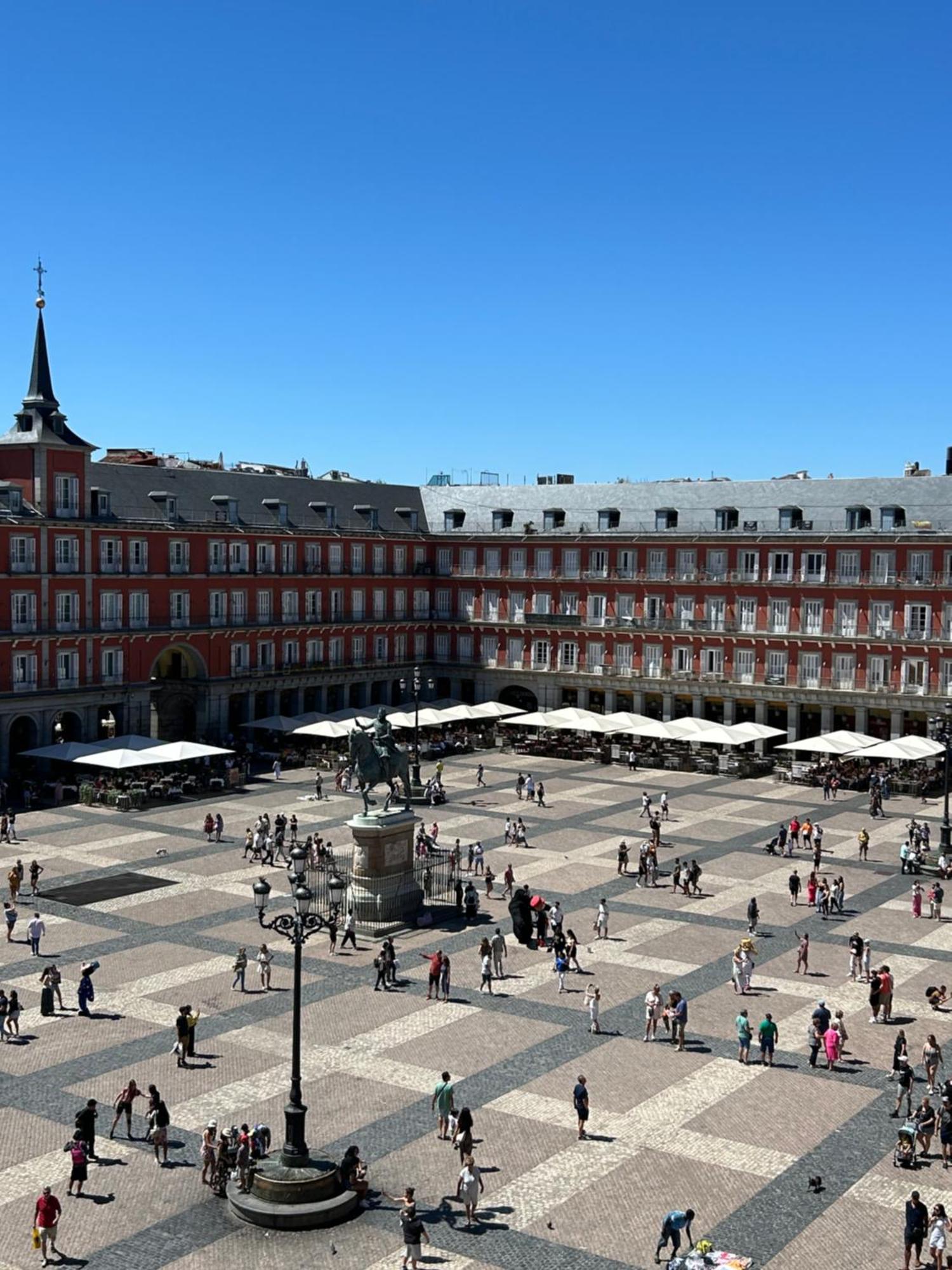 Plaza Mayor View * Madri
