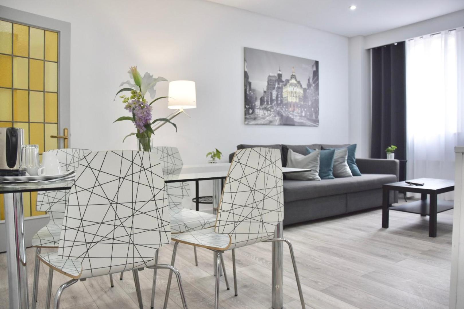 Quiet Apartment *