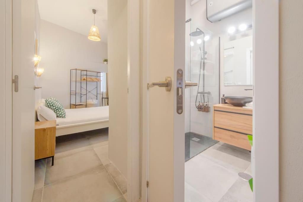 Cool Deluxe Interior Design A 2 Min De Gran Via Apartment Madrid