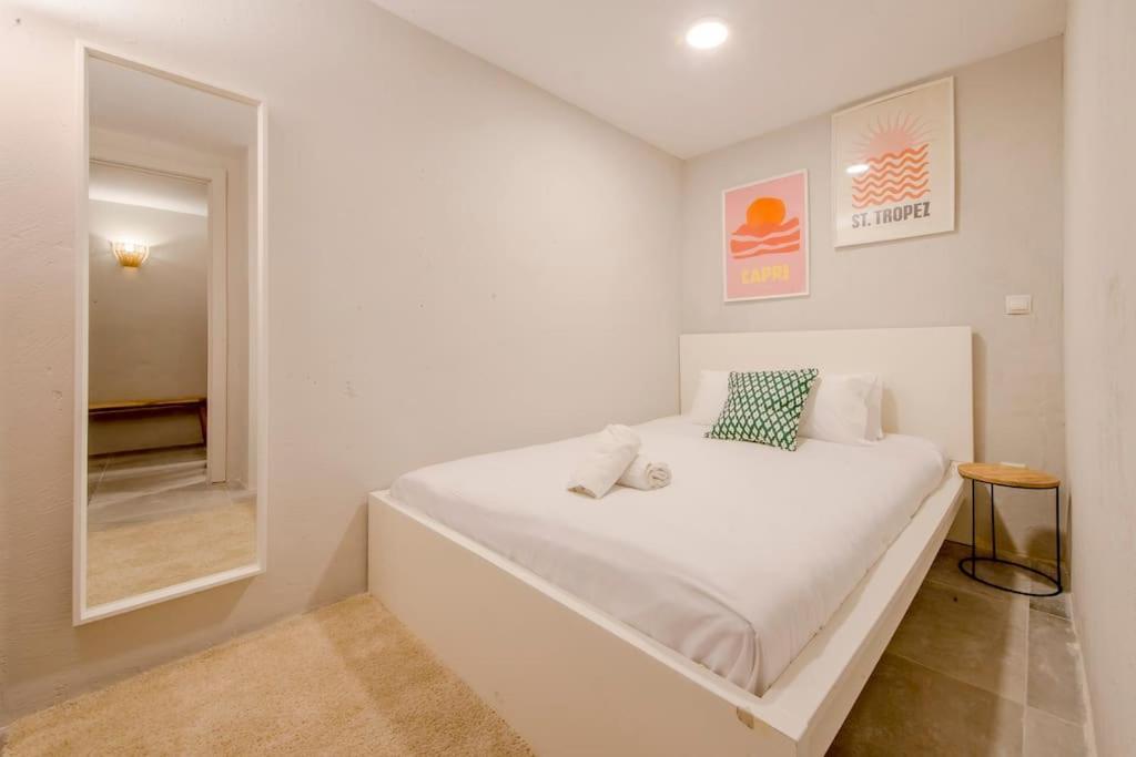 Cool Deluxe Interior Design A 2 Min De Gran Via Apartment Madrid