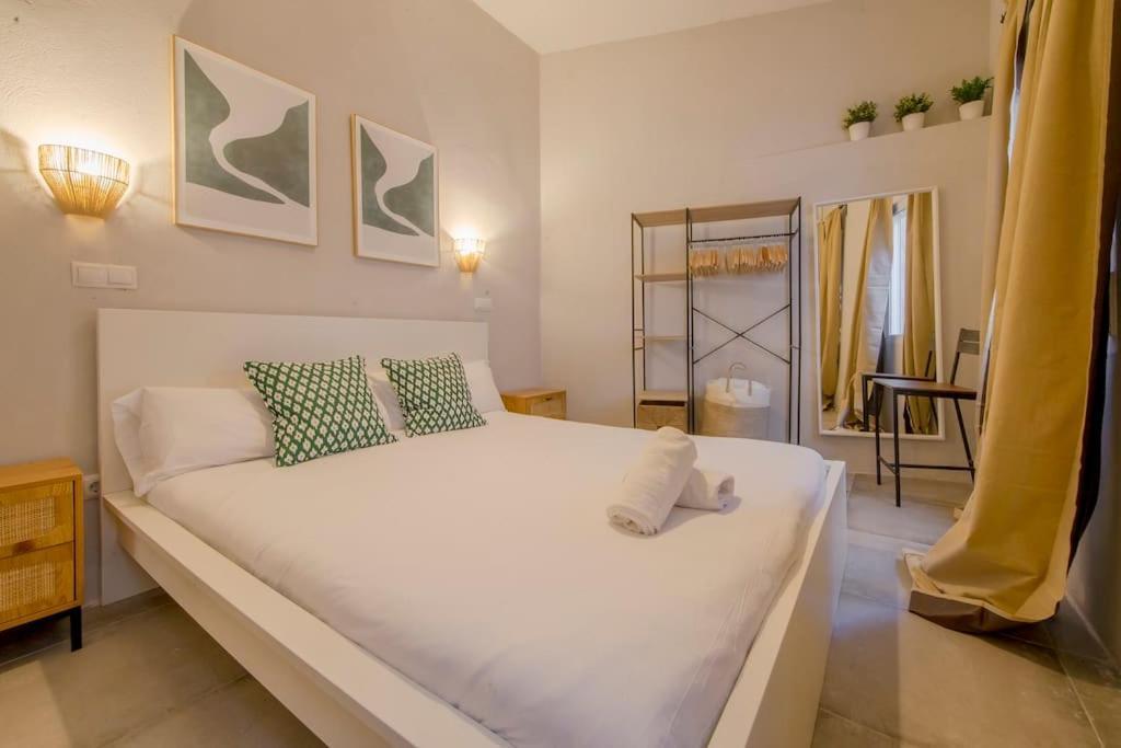 Cool Deluxe Interior Design A 2 Min De Gran Via Apartment