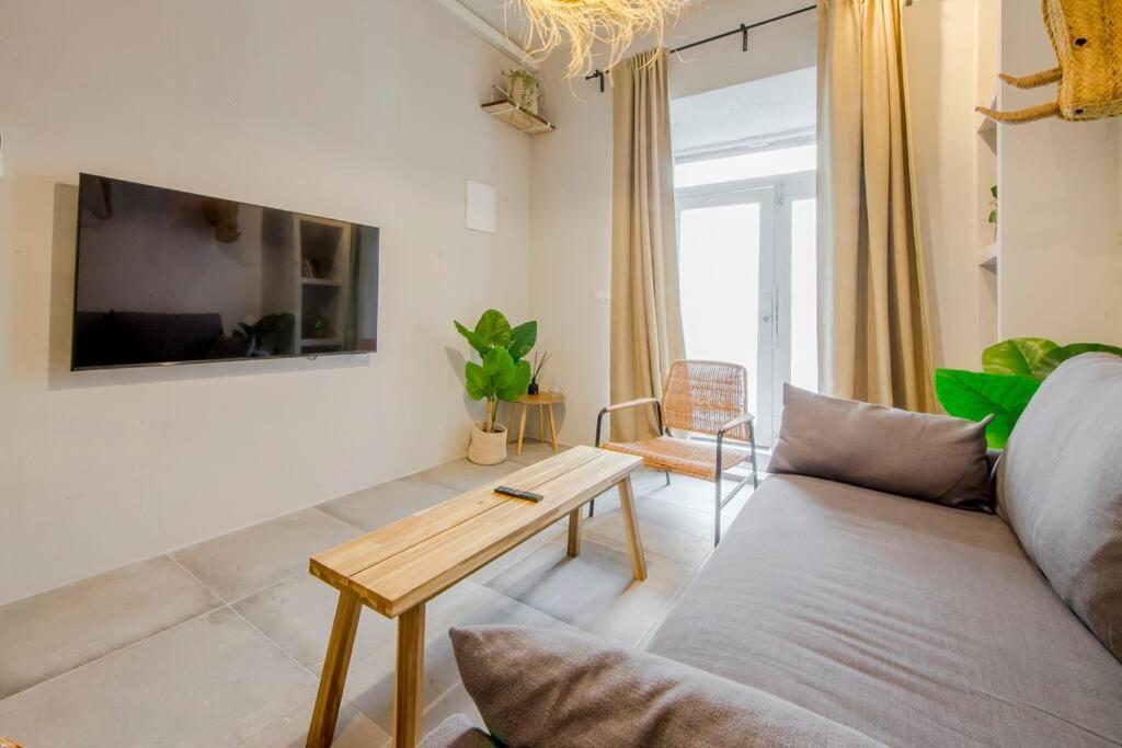 Apartment Cool Deluxe Interior Design A 2 Min De Gran Via Madrid