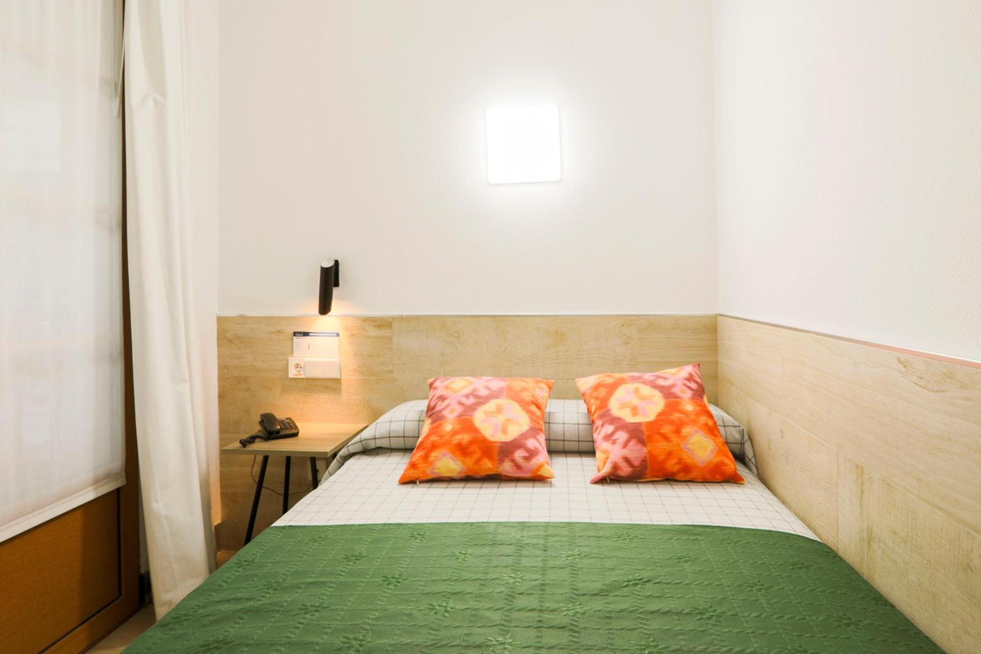 Casa de hóspedes Castilla Ii Puerta Del Sol