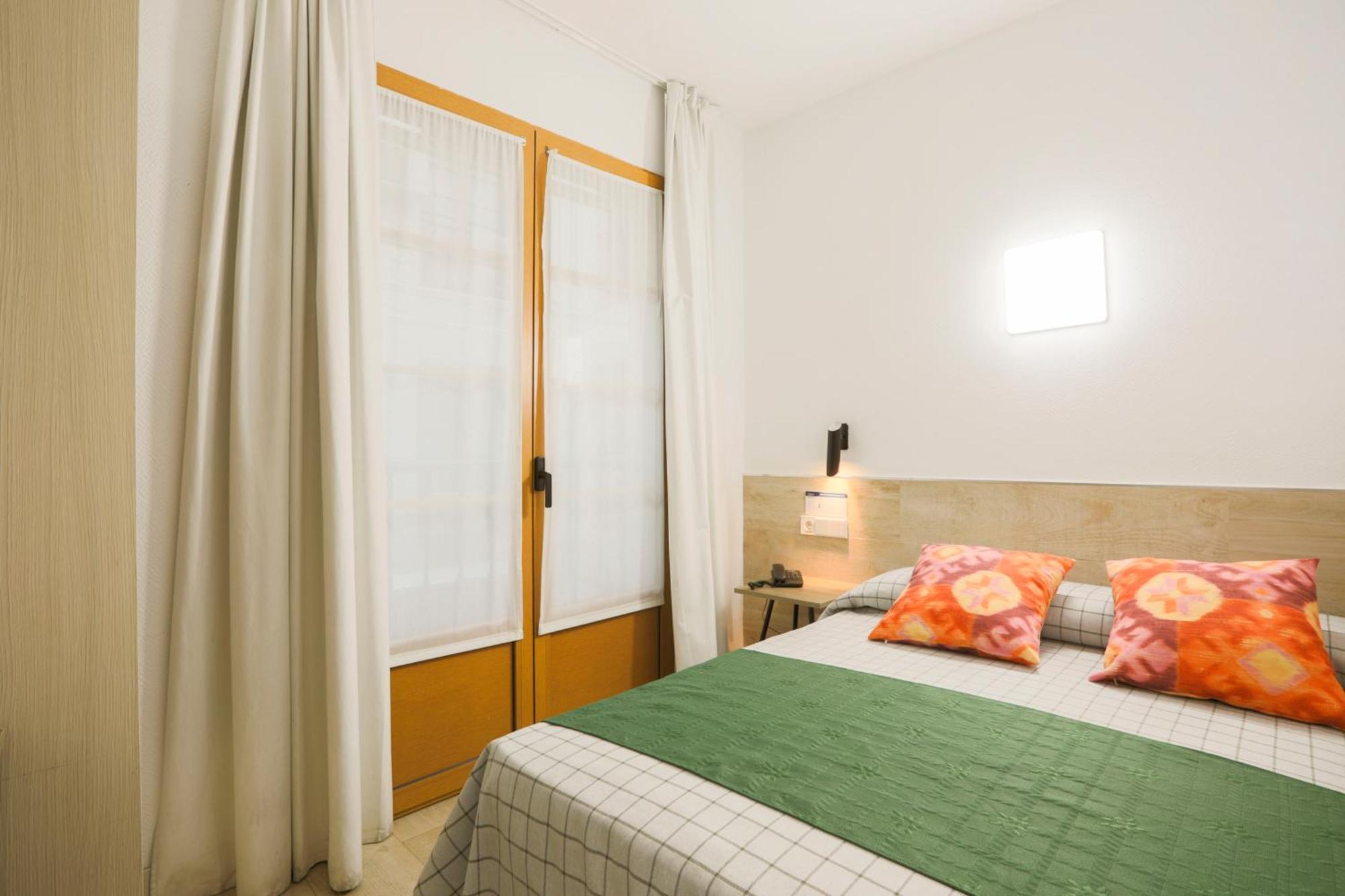 Castilla Ii Puerta Del Sol Gasthuis 2*