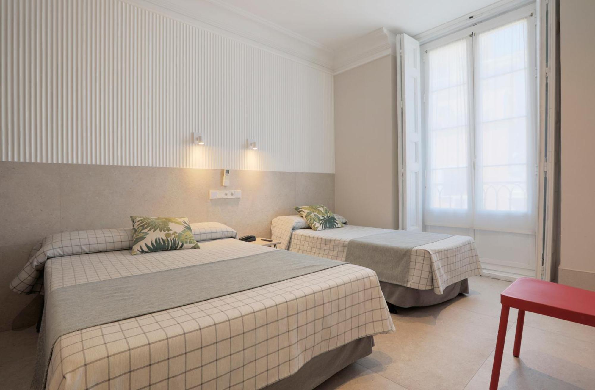 Castilla Ii Puerta Del Sol Guest house 2*